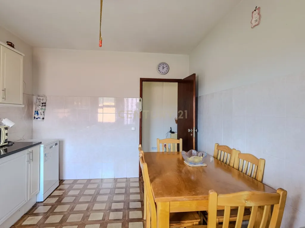 Moradia Bifamiliar T3+T3 em São Pedro da cova – Espaço, Tranquilidade e Conforto - Image 34