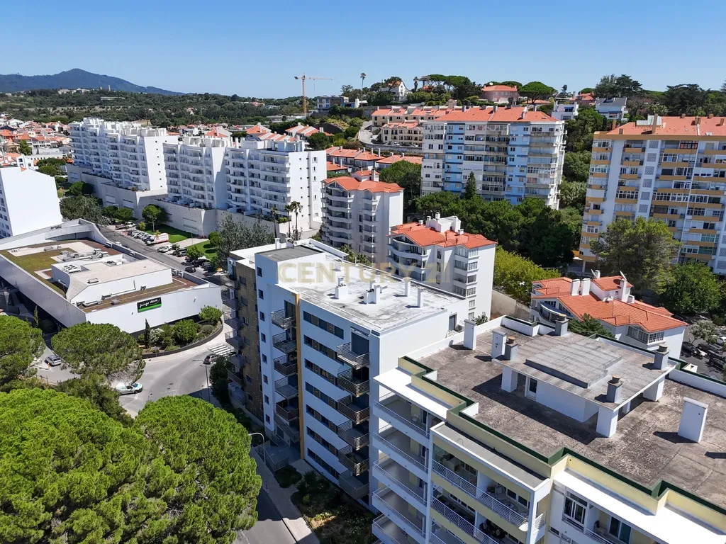 Elegante Apartamento T3 no Estoril com Box Fechada para 3 carros a poucos metros da praia - Image 40