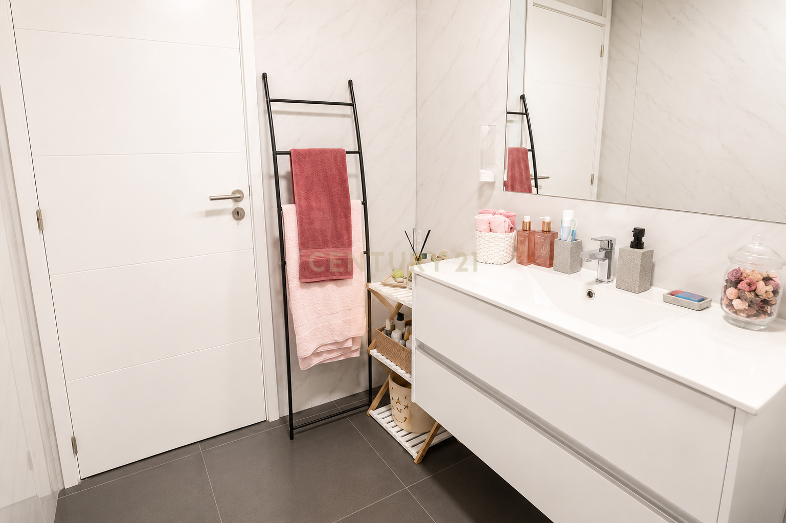 Fotografia 7 de Apartamento T2  para arrendamento - Vila Nova de Gaia - Porto