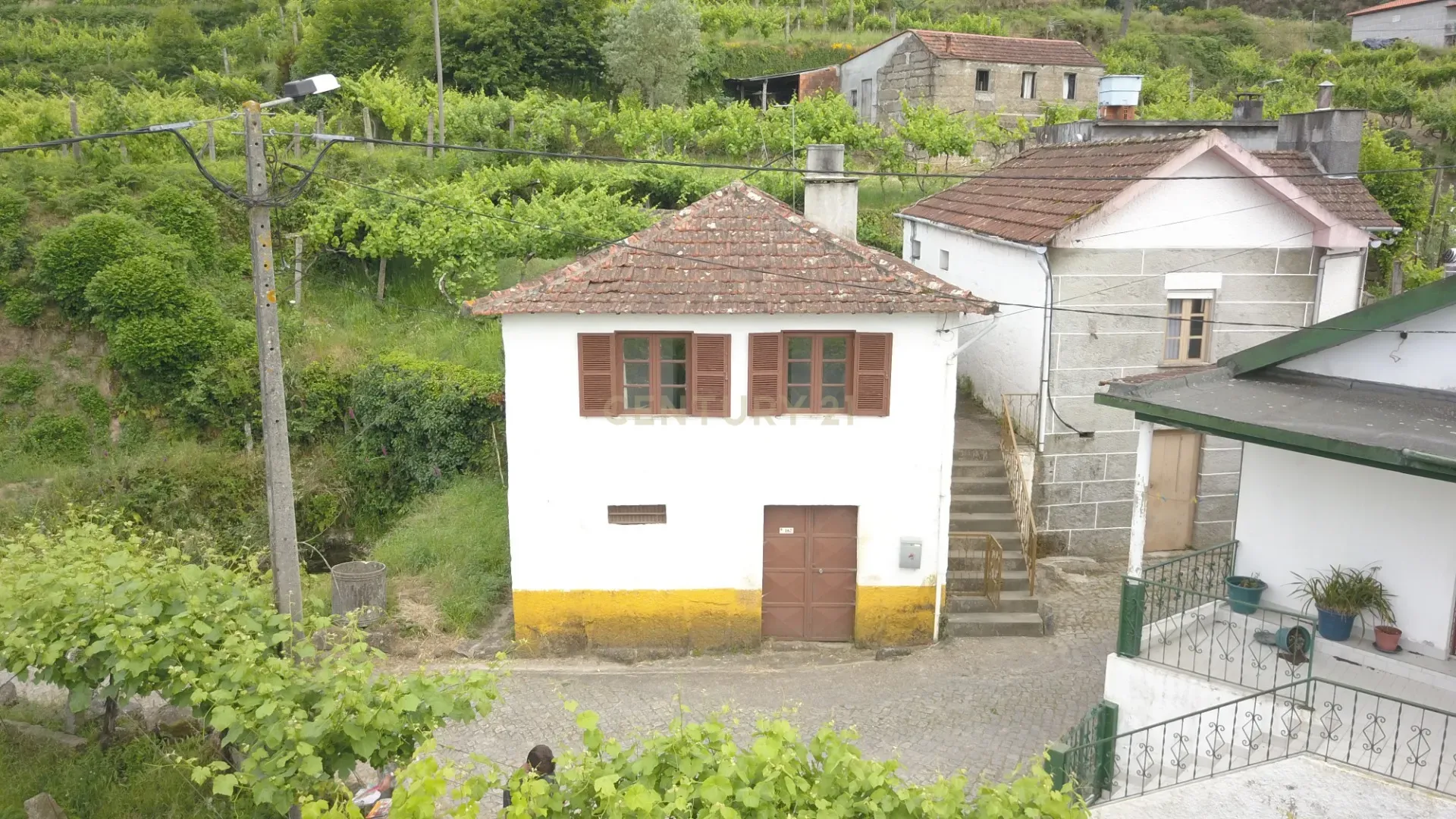 Fotografia 4 de Moradia T2 em Travanca, Cinfães – Ideal para Habitação ou Férias
