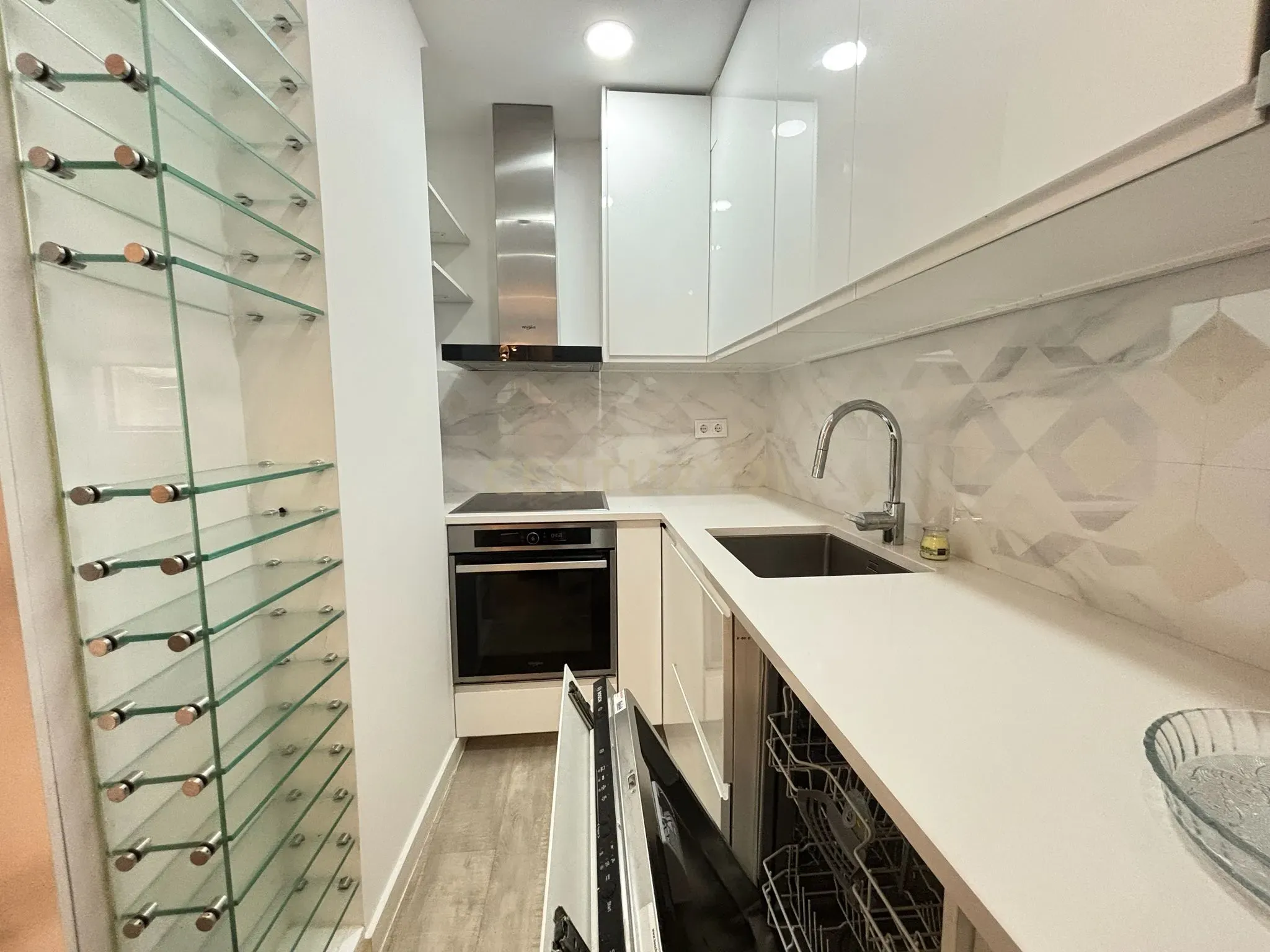Fotografia 7 de Apartamento T1 na Praça Marquês de Pombal, Lisboa - Oportunidade Única/Mobilado