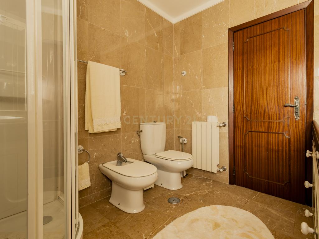 CONJUNTO MORADIA, 4 APARTAMENTOS E PAVILHÃO - Image 12