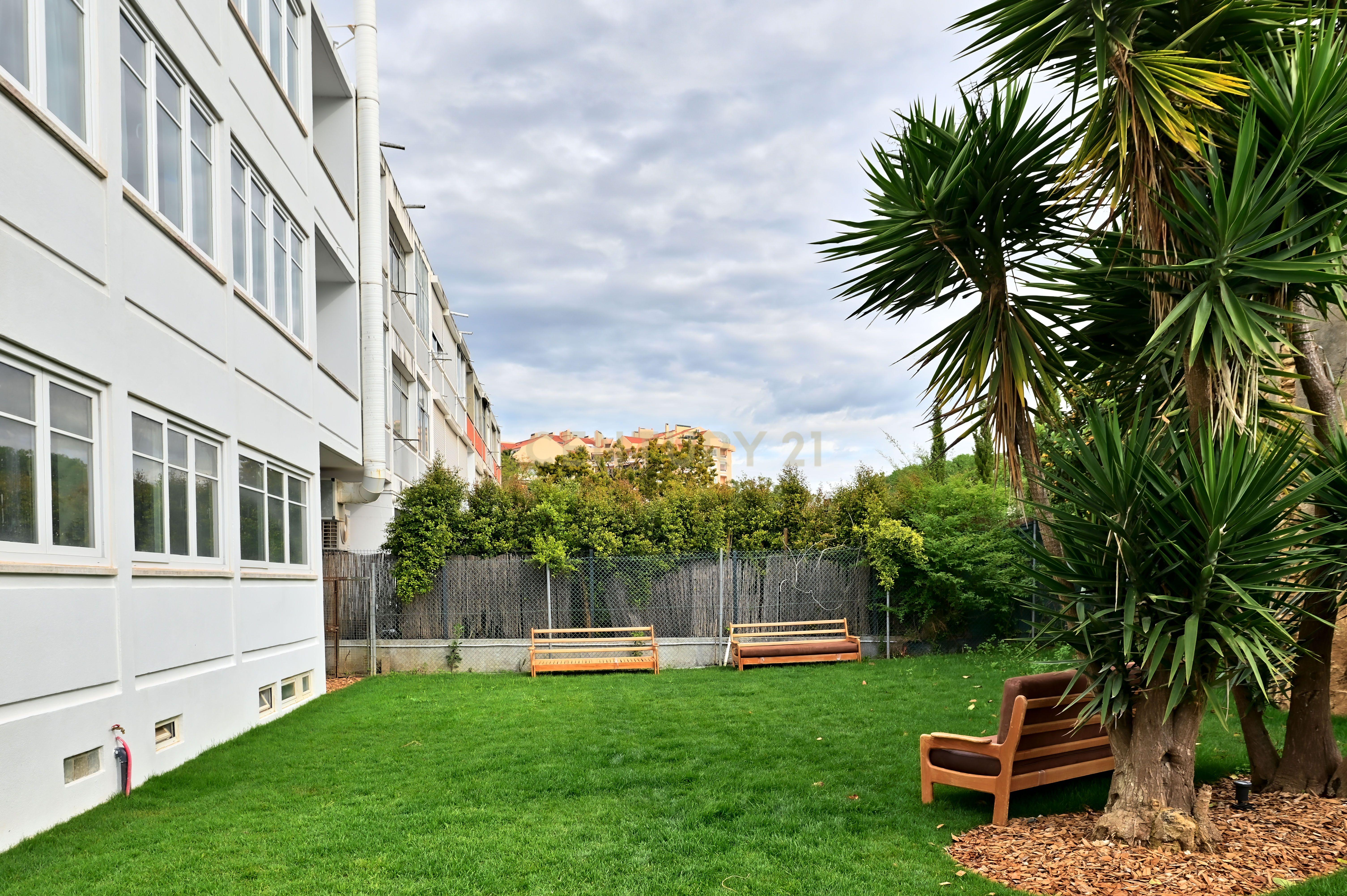 Fotografia 9 de Investimento - Oportunidade turn-key na Praça do Junqueiro – Carcavelos (Costa de Lisboa)