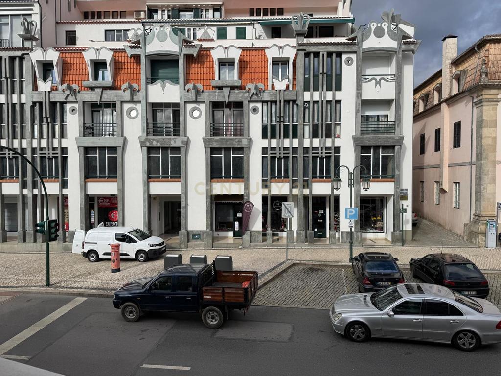Imóvel Comercial / Habitacional à Venda no Prédio Mais Emblemático de Macedo de Cavaleiros - Image 2