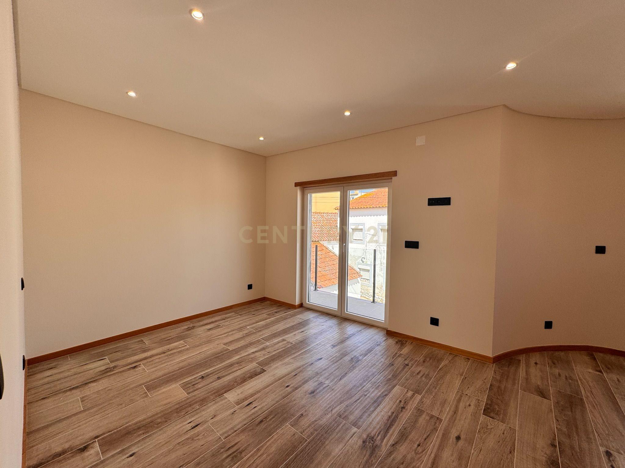 Moradia T2+1 Nova com garagem - Image 13