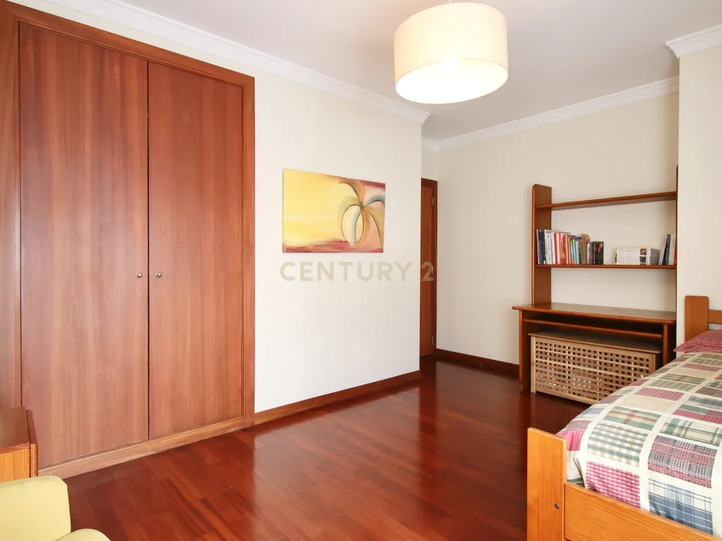 T3 remodelado com garagem para 2 carros no Bairro das Artes - Porto - Image 33