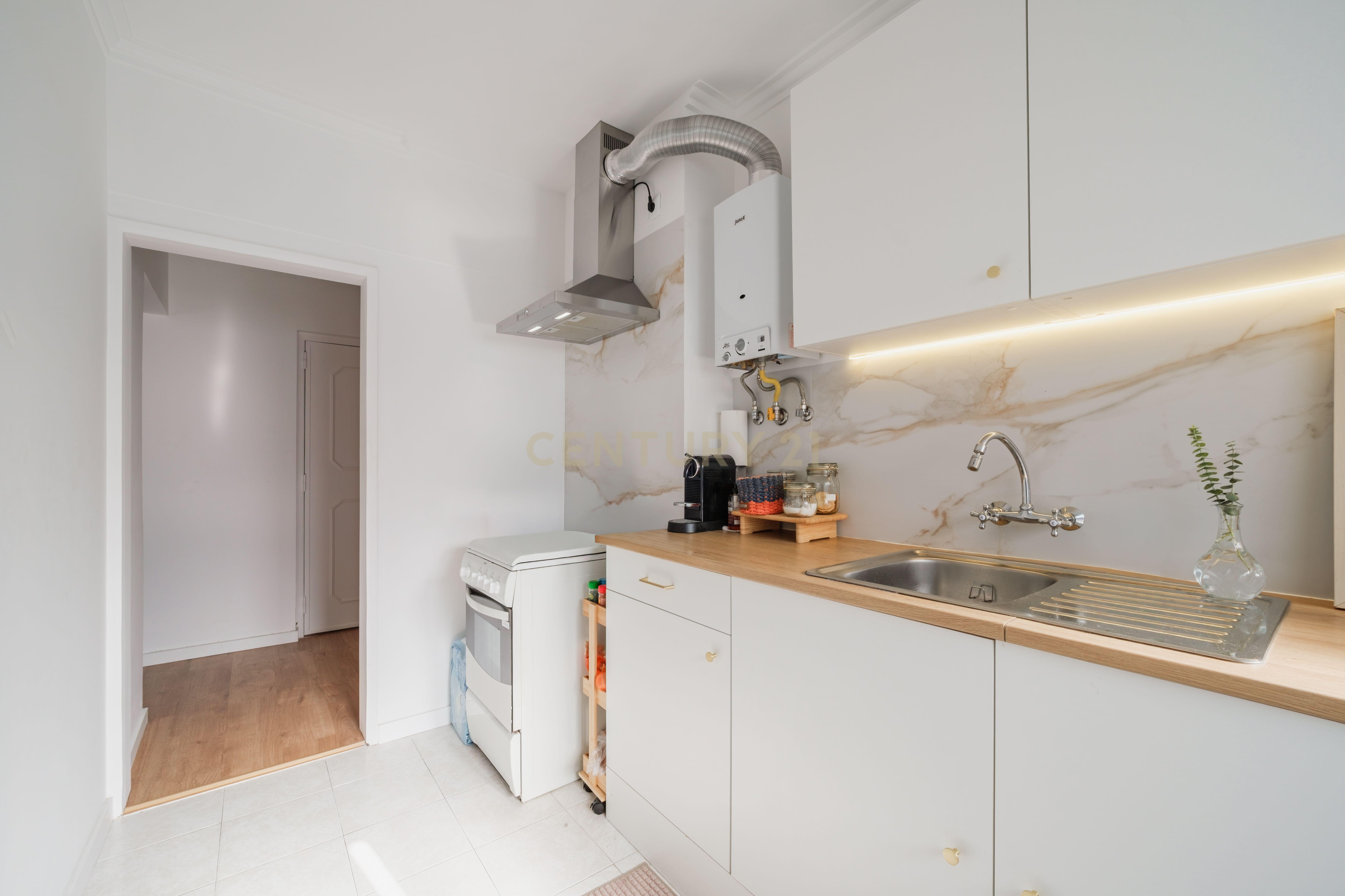 Apartamento T2 à venda em Mina de Água, Amadora — foto 15