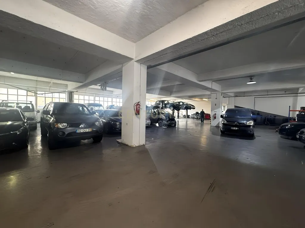 Armazém com 947 m2 a 5 min. do Aeroporto de Lisboa - Image 12