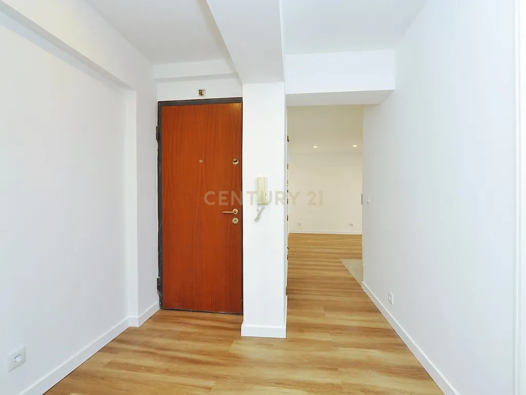 Apartamento Moderno Lisboa - 2 Quartos e Vista Cidade - Image 14