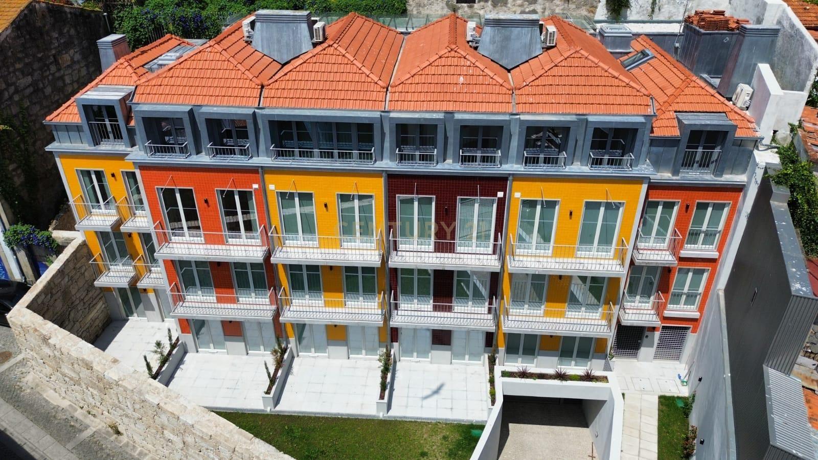 Fotografia 3 de Apartamento T1 em condomínio privado - À Câmara do Porto