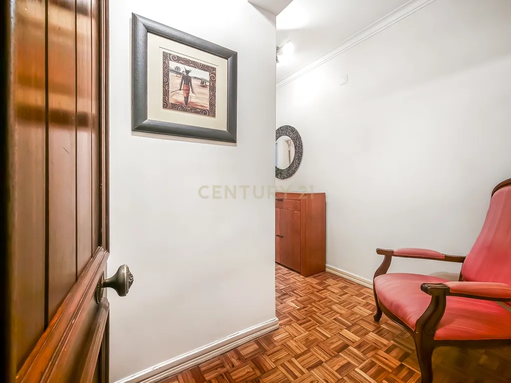 Apartamento T3 renovado no Prior Velho - Image 6