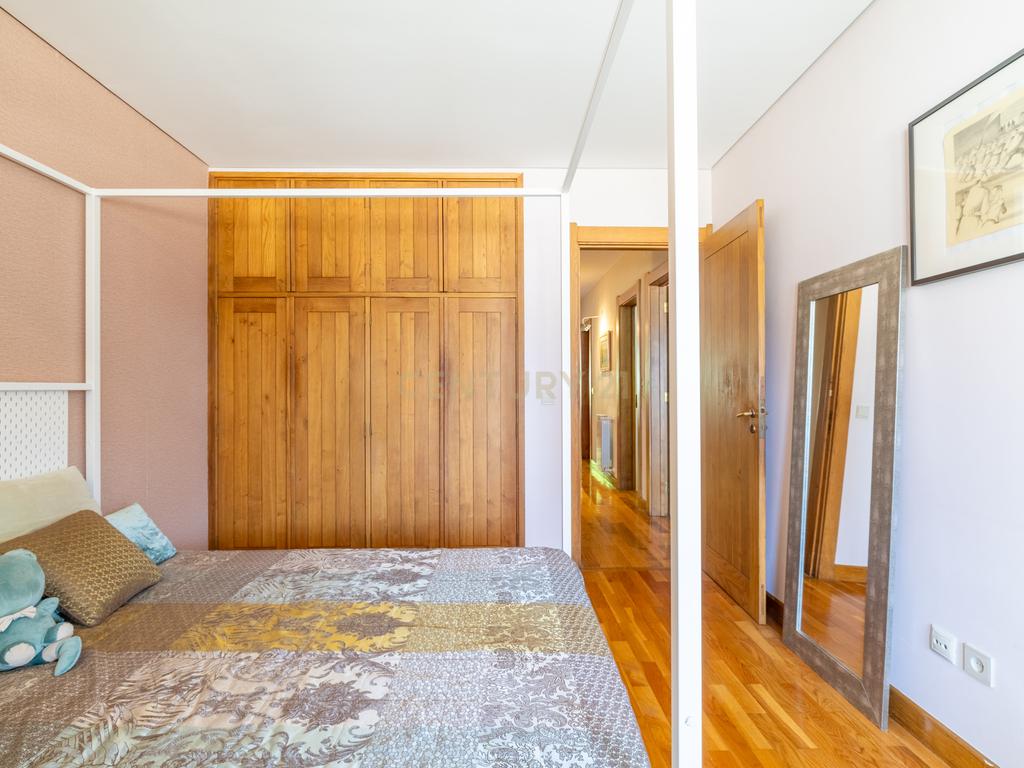 Moradia T4 com Jardim Privativo em Vila Nova de Gaia – Viva com Luz, Espaço e Centralidade - Image 22