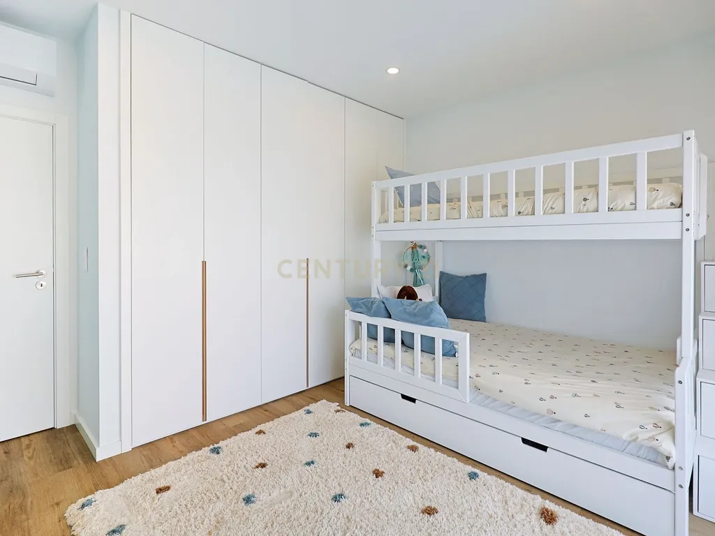Moradia T3 Isolada com Piscina e Garagem em Fernão Ferro - Image 20