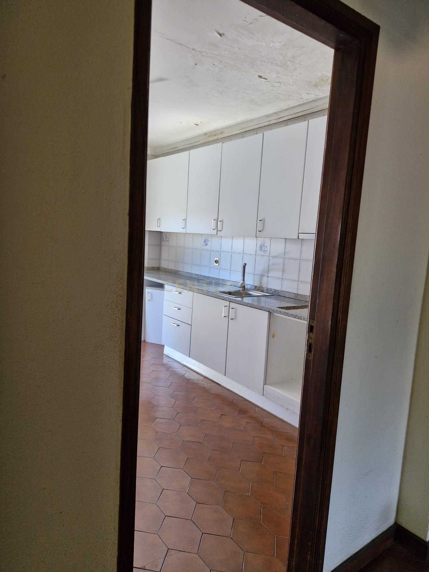 Apartamento T3 em Braga com Garagem e Elevador - Image 2
