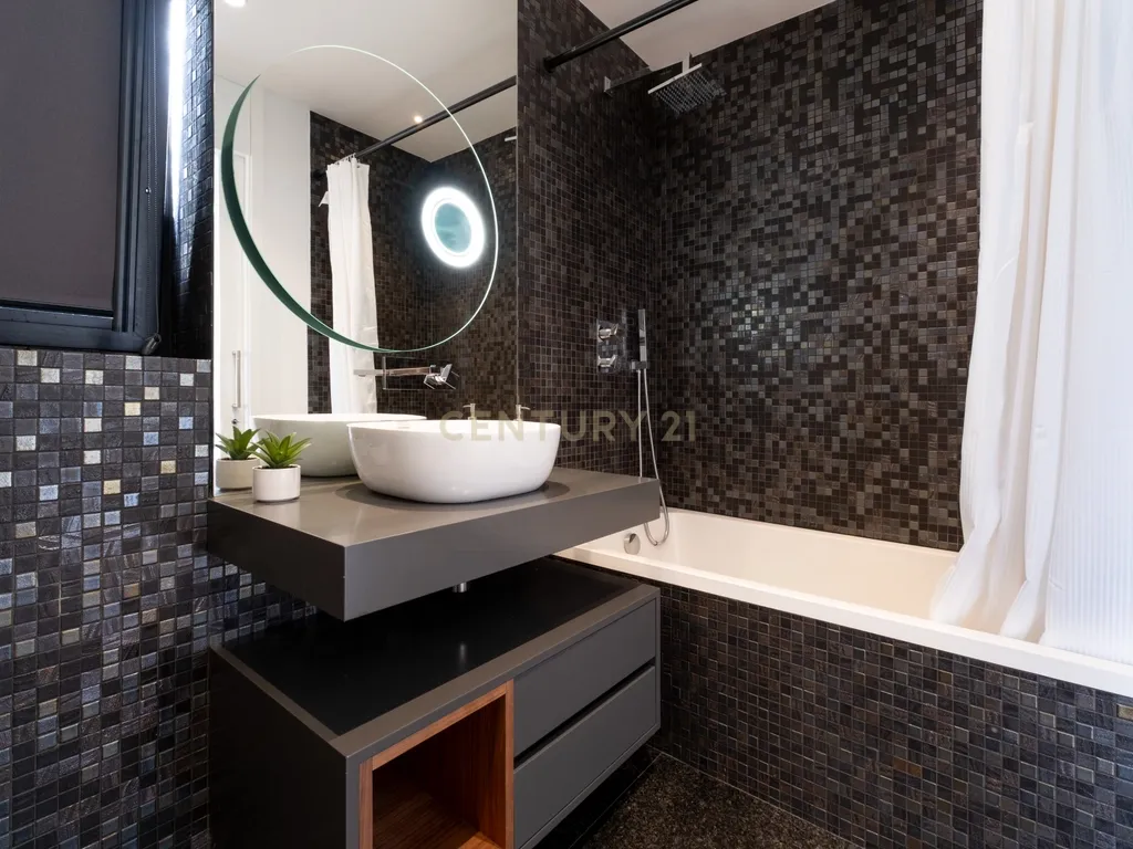 Apartamento T2 Funchal - Escolha certa entre viver ou investir! - Image 21