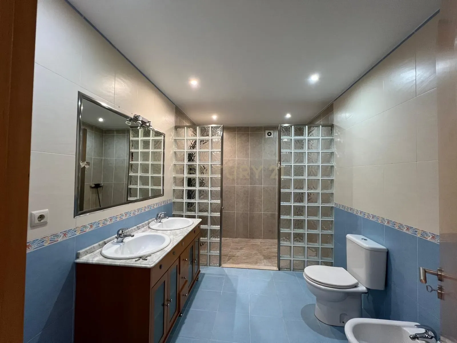 Apartamento T4 no Entroncamento – Rés do chão com terraço - Image 13