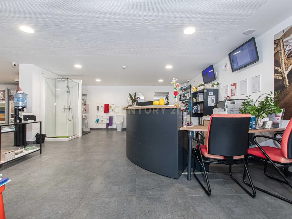 Loja em Campolide, Lisboa - 160m² - Image 2