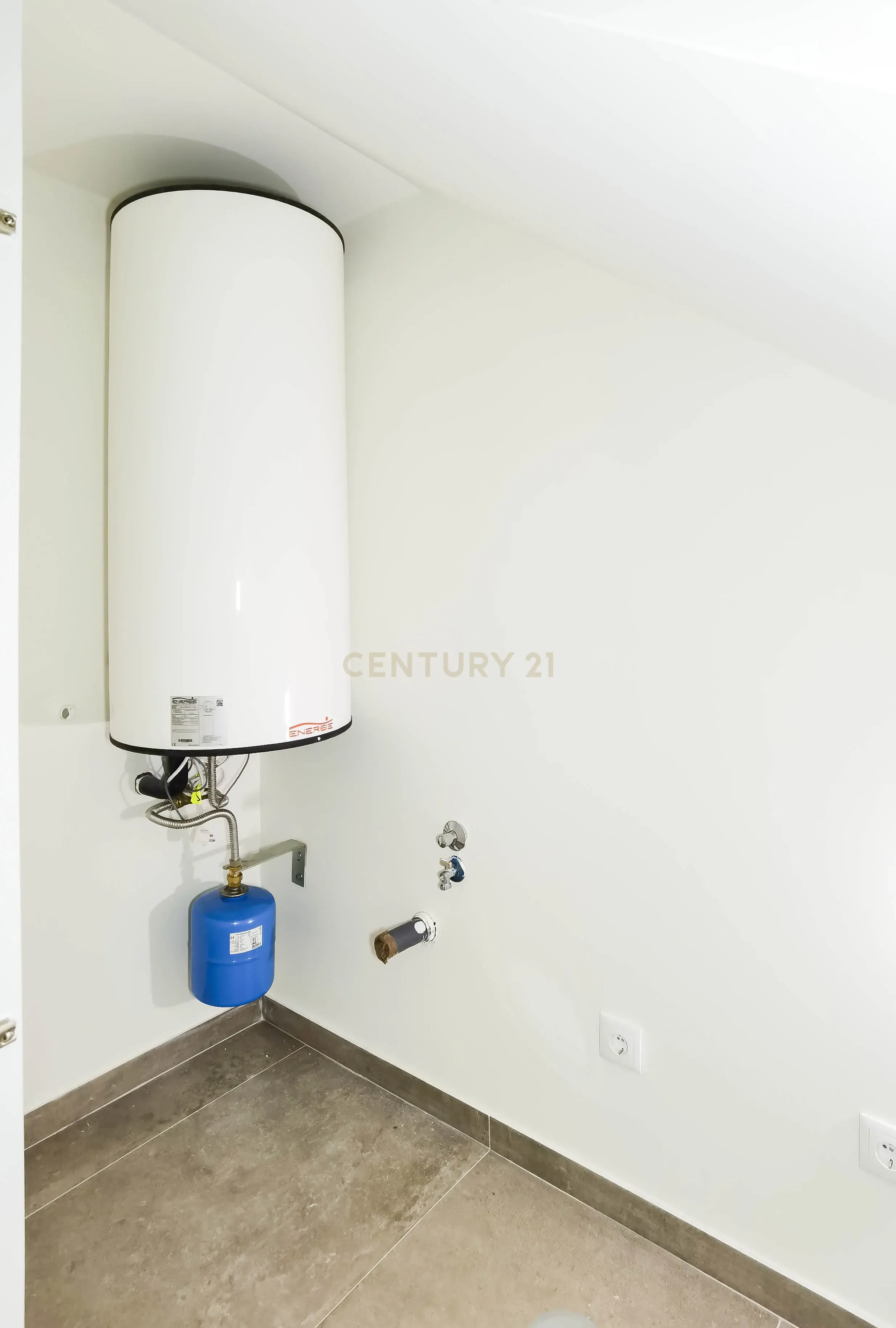 Apartamento T2+1 Duplex com Garagem, Arrumos e Amplas Varandas – Rua Aires Ornelas, Porto - Image 20