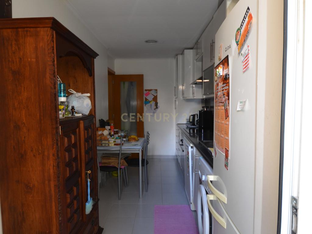 Apartamento T3 com Terraço/Pátio - Amadora  - Image 15