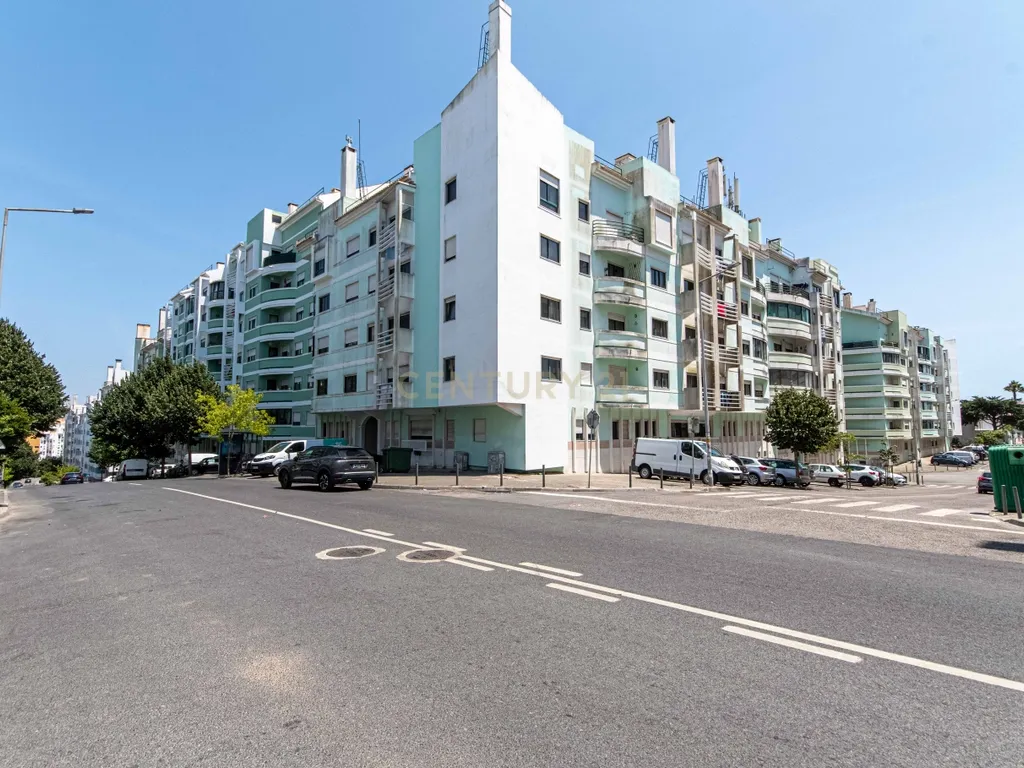 Apartamento T3 com varandas e Estacionamento | Cavaleira – Algueirão Mem Martins - Image 21