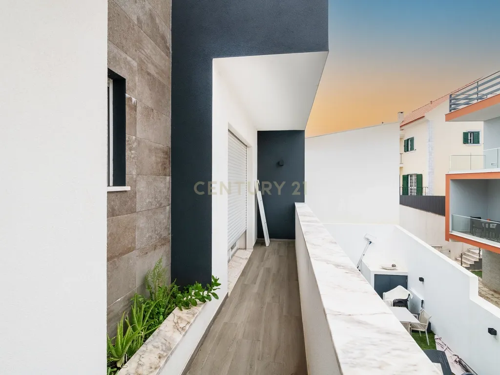 Moderna Moradia T3 em Caneças com Piscina - Image 31