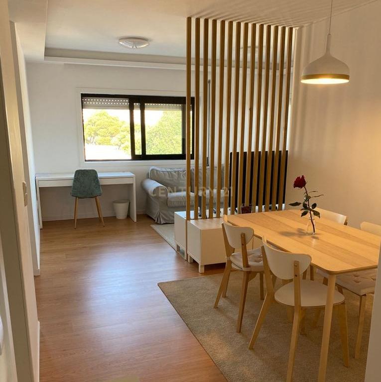 Apartamento mobilado com dois quartos e vista para o mar e para o Porto de Leixões em Leça da Palmeira, Matosinhos - Image 1