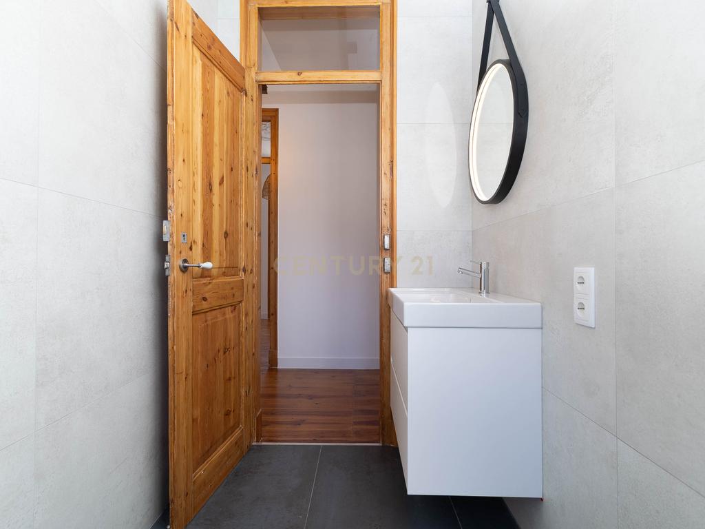 Apartamento T3  transformado em t2, totalmente remodelado -  coração de Lisboa - Image 13