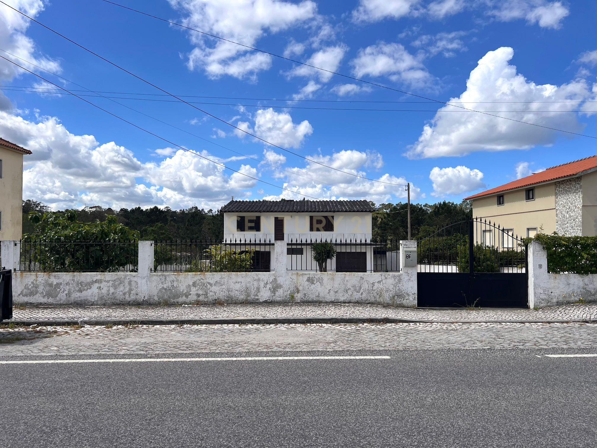Fotografia 5 de Moradia com Grande Potencial na Foz do Arelho | Lote de ~1000m² | 350.000€