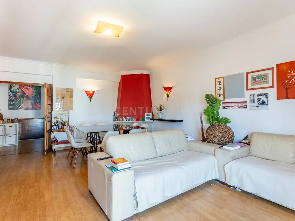 Fantástico Apartamento T3 com Excelente Luminosidade no Chapim, Odivelas - Image 6