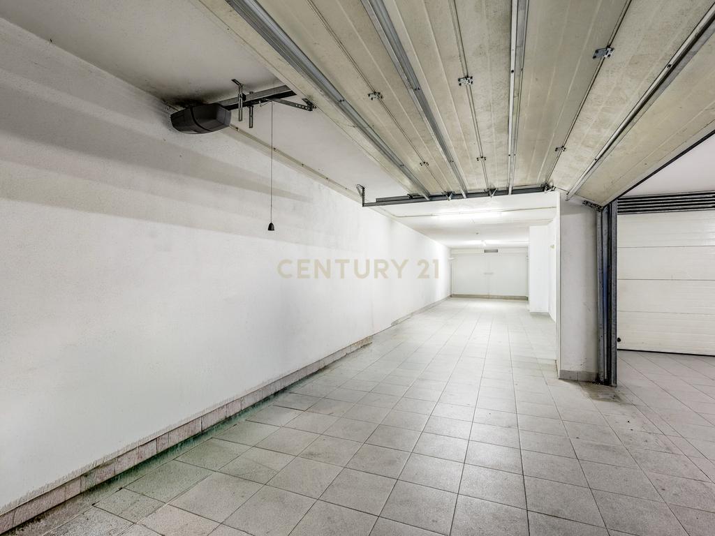 Apartamento T3 na Serra das Brancas, com box de 67m2 e arrecadação. - Image 31