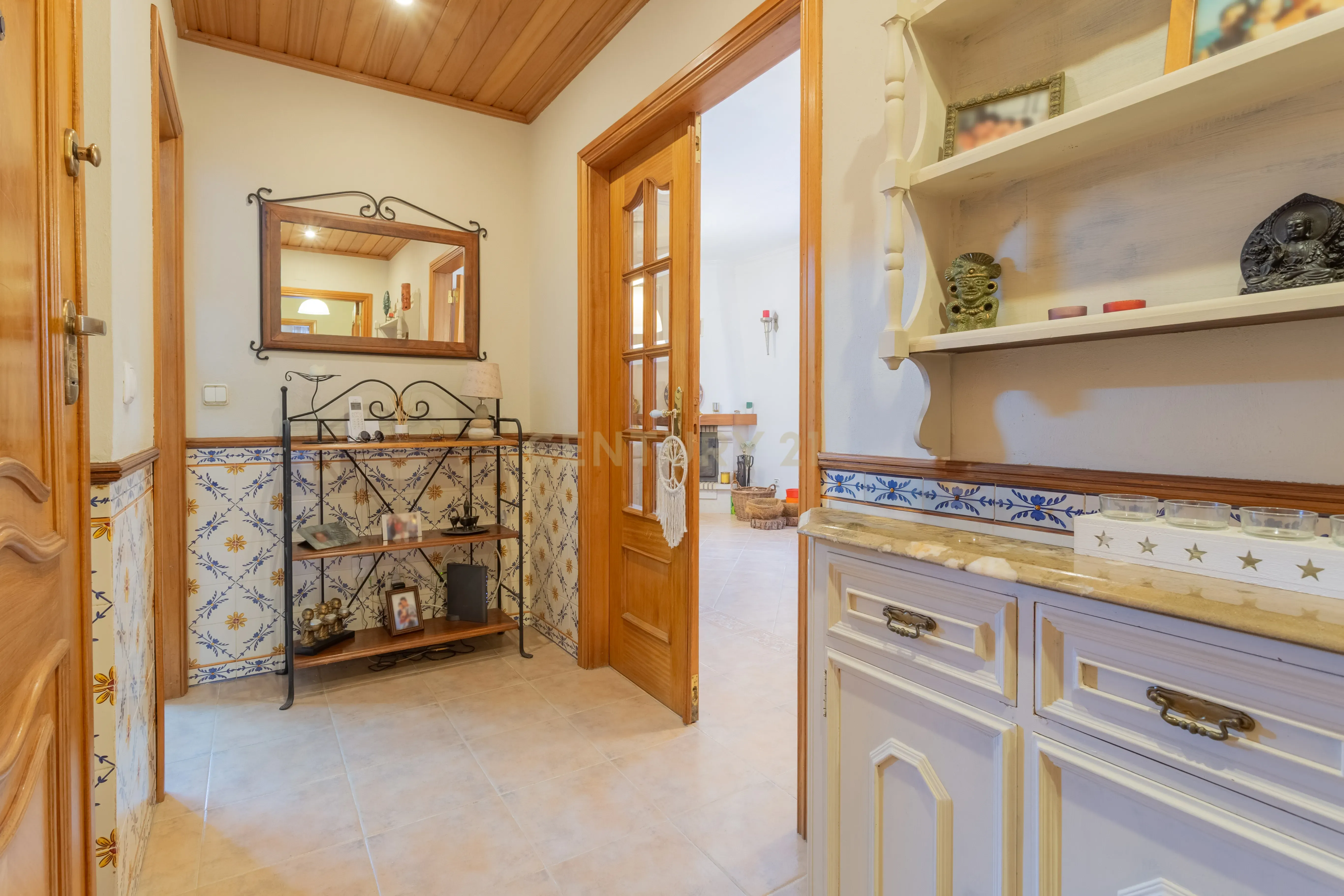 Apartamento T2 na Quinta do Anjo, Setúbal, com Estacionamento e Piscina Comum - Image 3