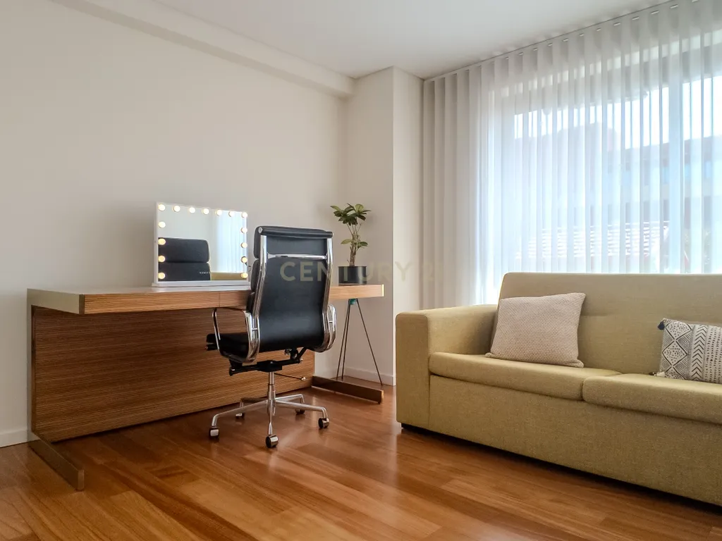 Apartamento T3 com Terraço, Varanda, Garagem | Último andar em Paranhos, Porto - Image 16