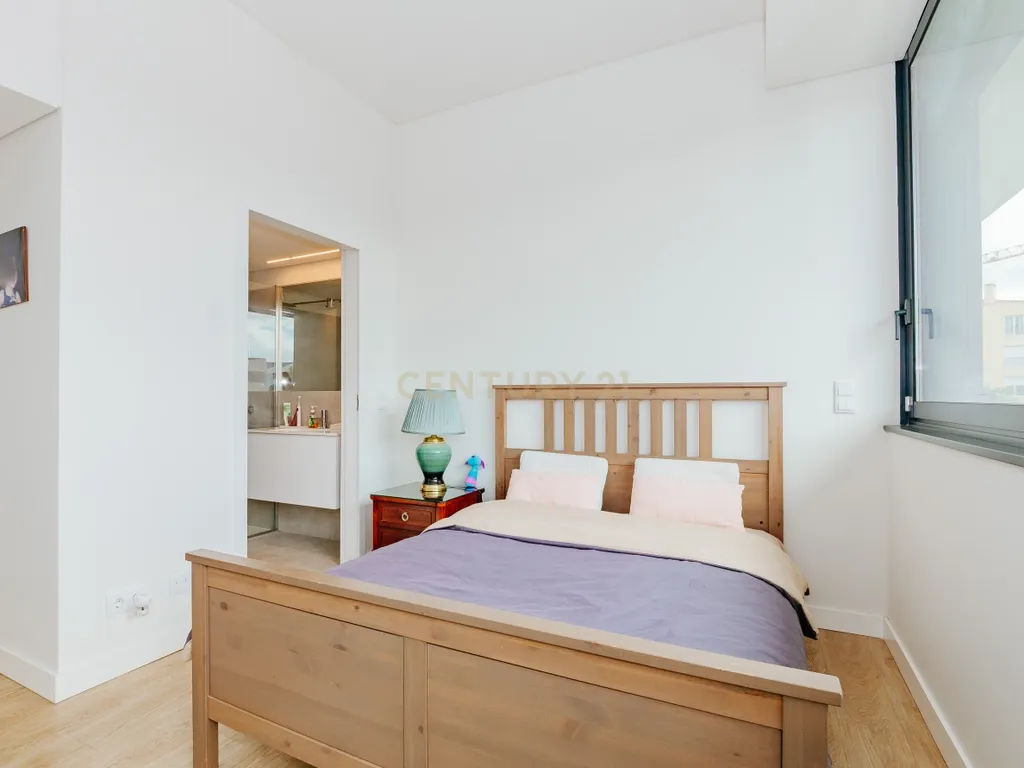 Apartamento T4 no VALRIO, Olivais - Image 16