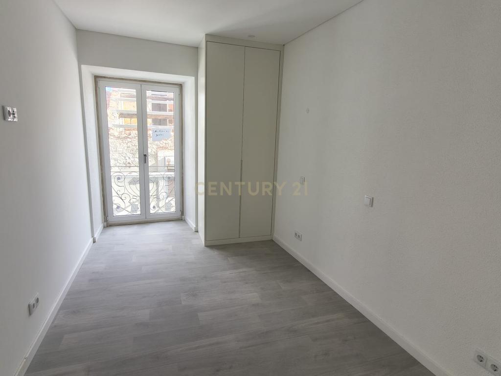 Prédio com 7 frações junto Avenida Luísa Todi, Setúbal - Image 27