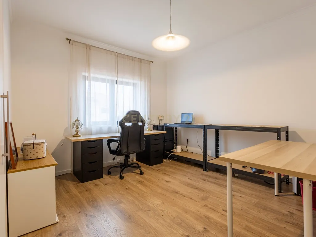 Moradia de Sonho na Charneca da Caparica – Elegância, Conforto e Localização Privilegiada - Image 33