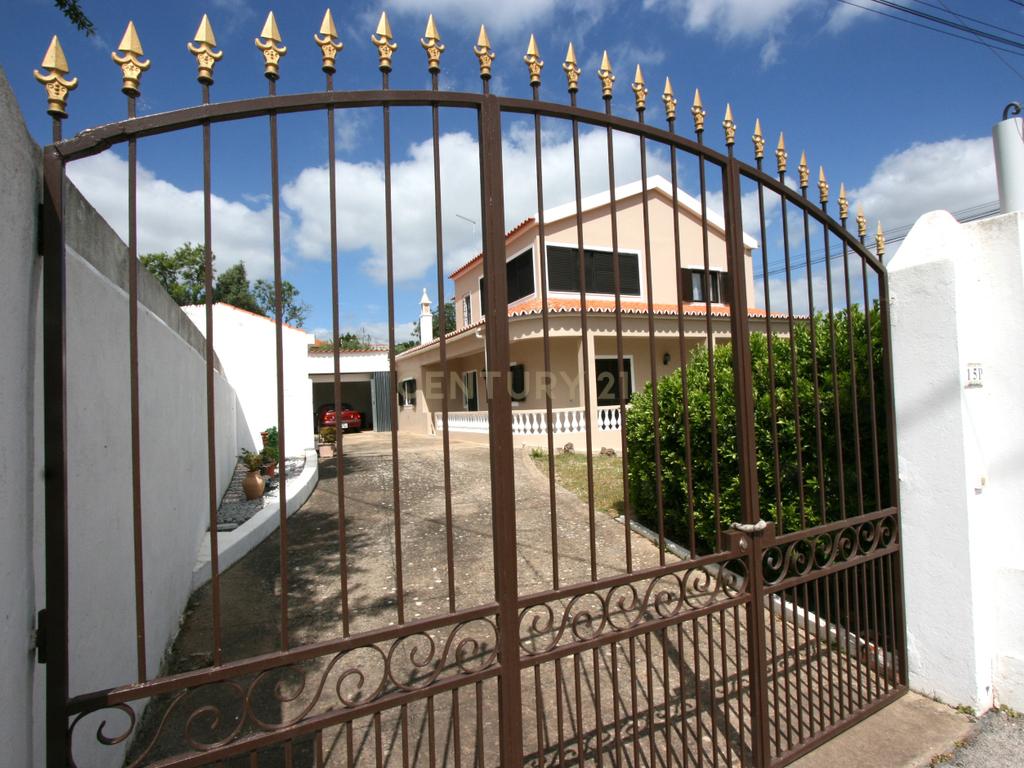 Propriedade de estilo tradicional T3+1, anexo e lote de 8080 m2 em Portela, São Bartolomeu de Messines - Image 39