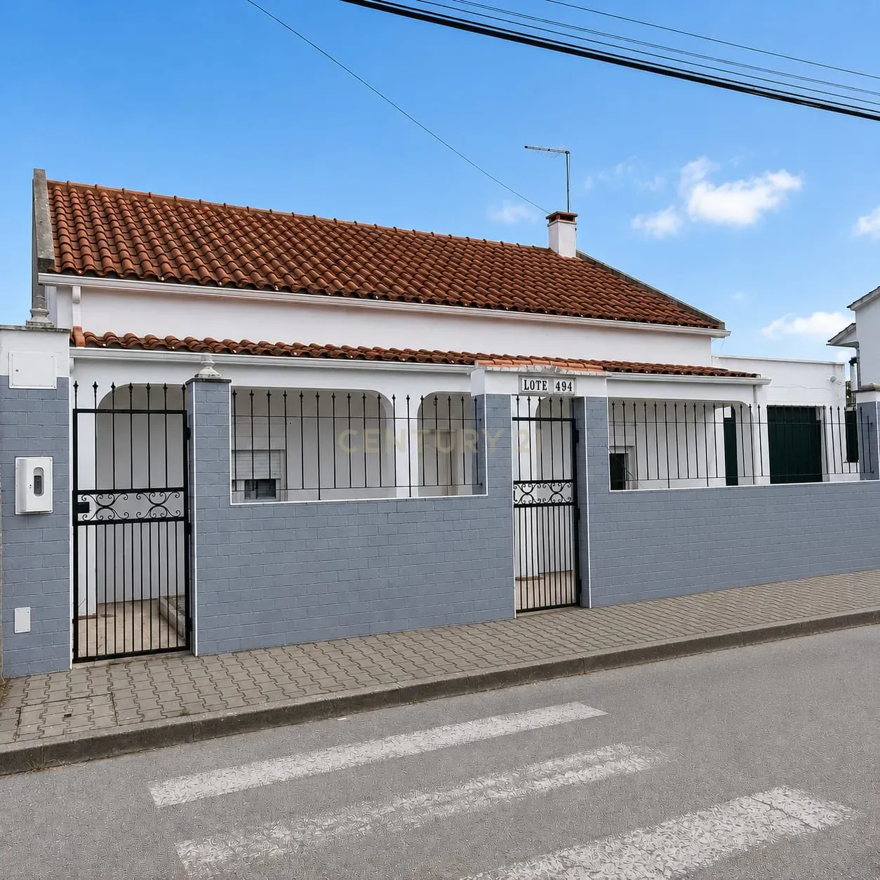 Fotografia 3 de ✨ Moradia Isolada T2+1 com Excelente Espaço Exterior e Potencial de Ampliação em Fernão Ferro