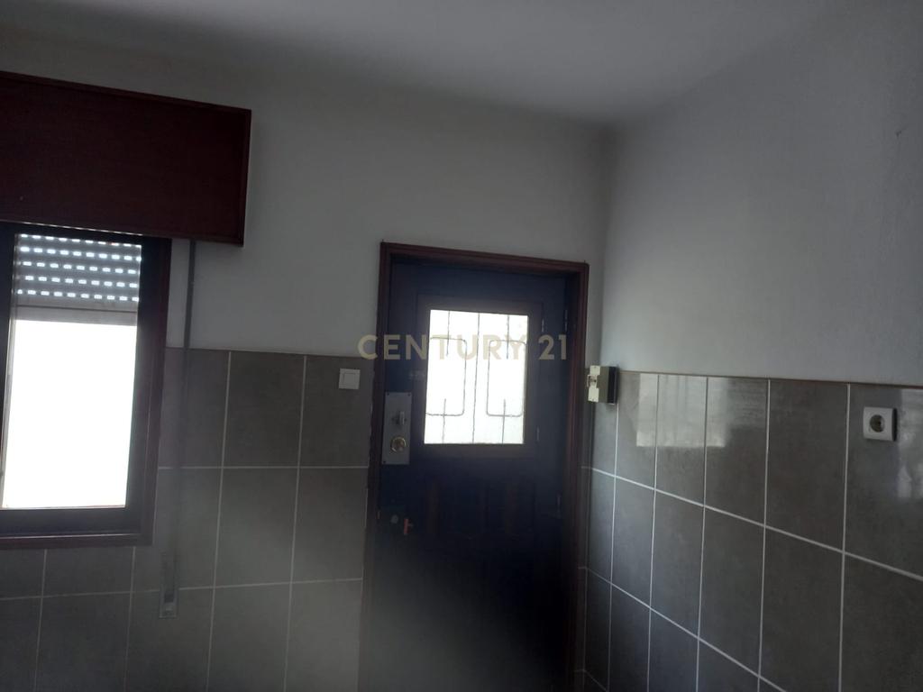 3 Moradias em Santa Cruz do Bispo - Image 13