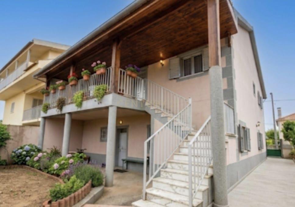 Casa T4 em Carção, Vimioso - Oportunidade Única!