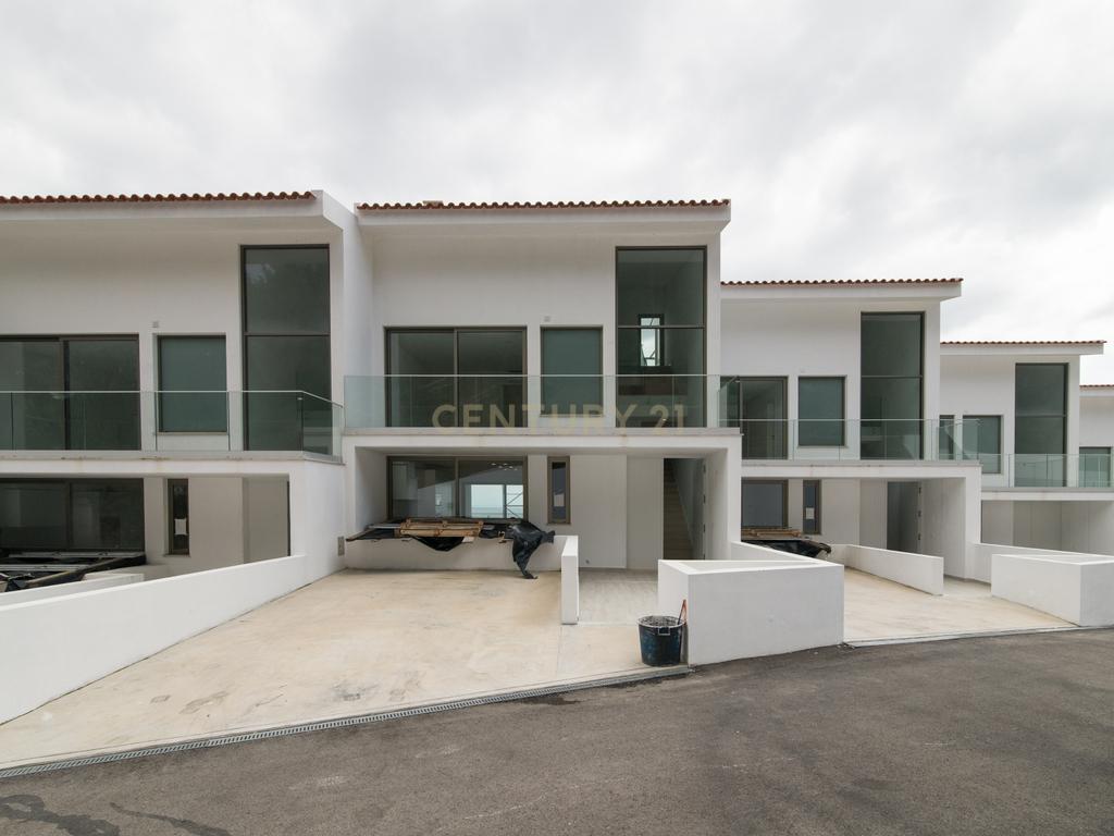 Condomínio Villas d’Ouro – Exclusividade e Conforto no Coração de Sesimbra - Image 69