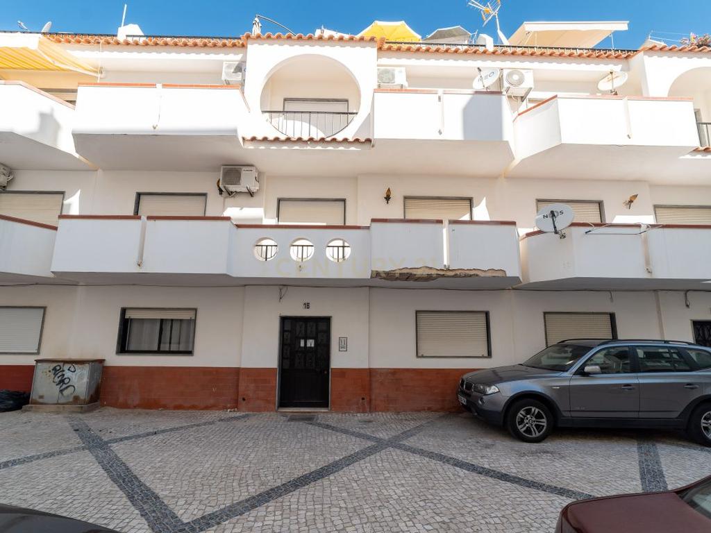 Apartamento T2 em Monte Gordo – Rua Pedonal, a poucos metros da praia - Image 23