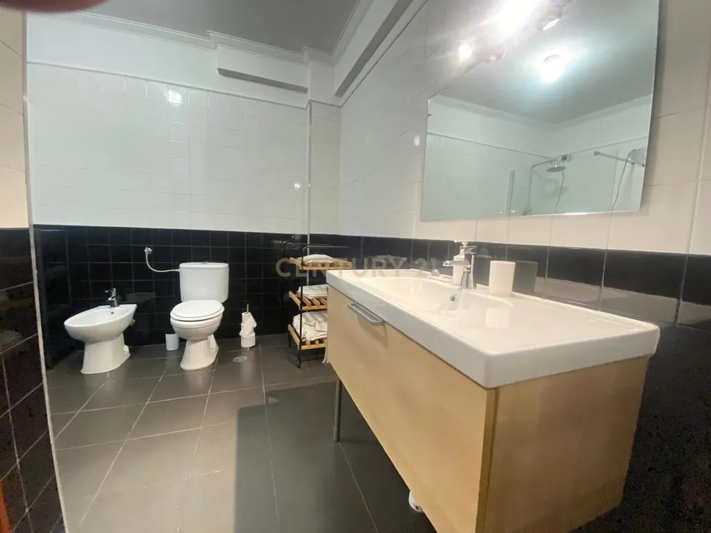 Apartamento T0 (88 m²) com terraço – Próximo de Cascais - Image 25