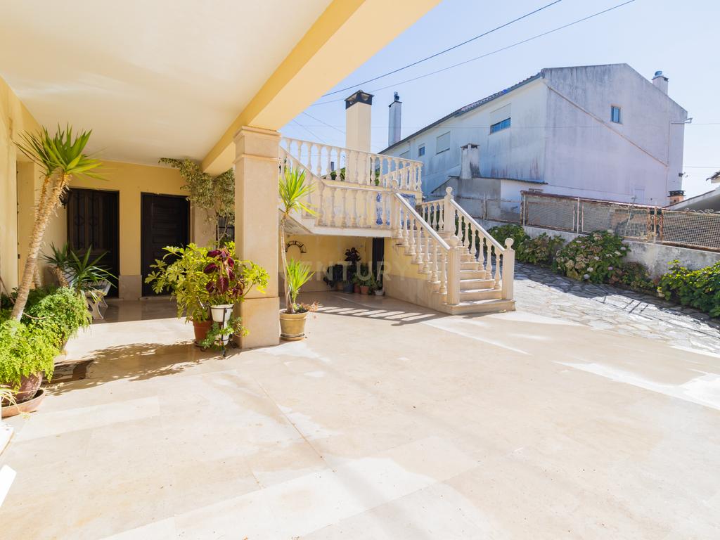 CONJUNTO MORADIA, 4 APARTAMENTOS E PAVILHÃO - Image 46