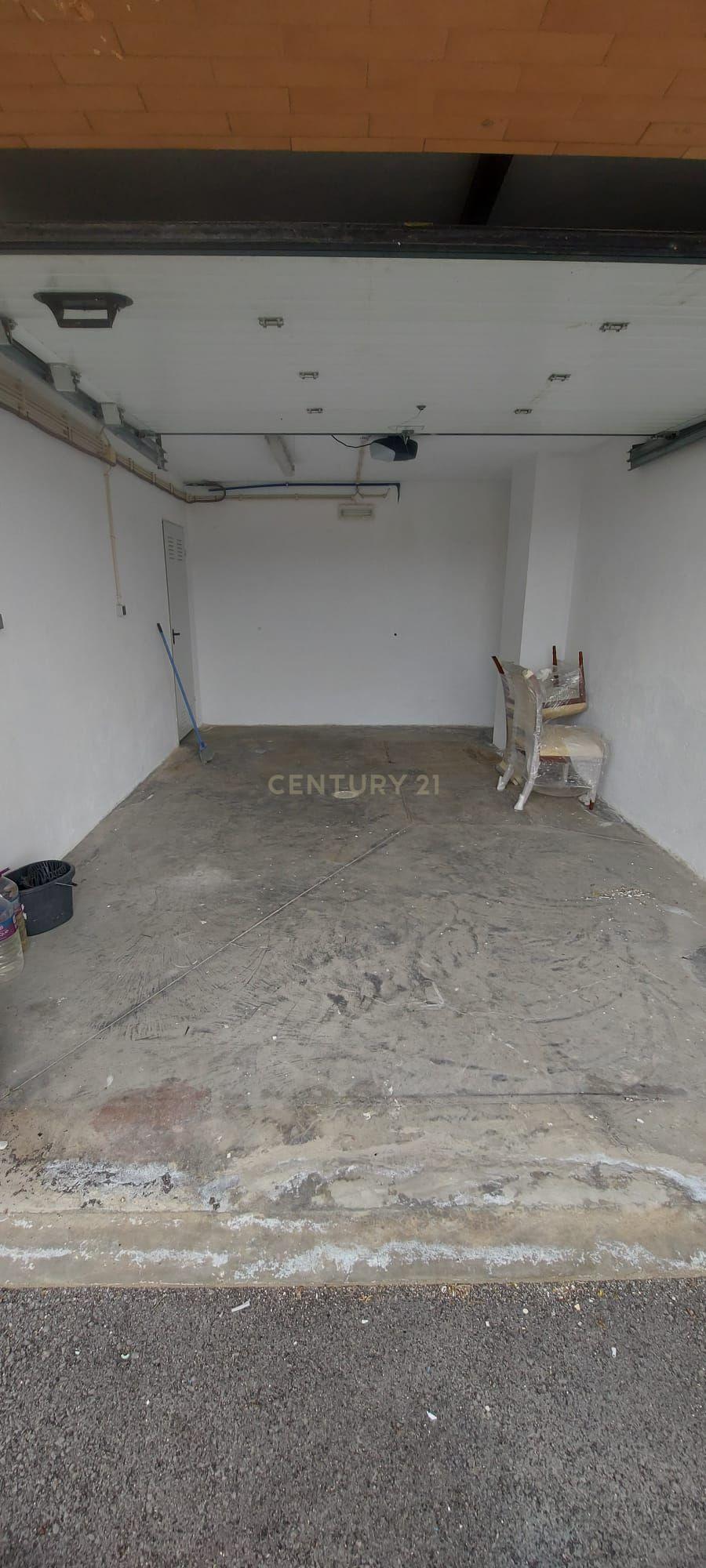 Garagem para arrendamento em Setúbal, Perto do Centro da Cidade - Image 4