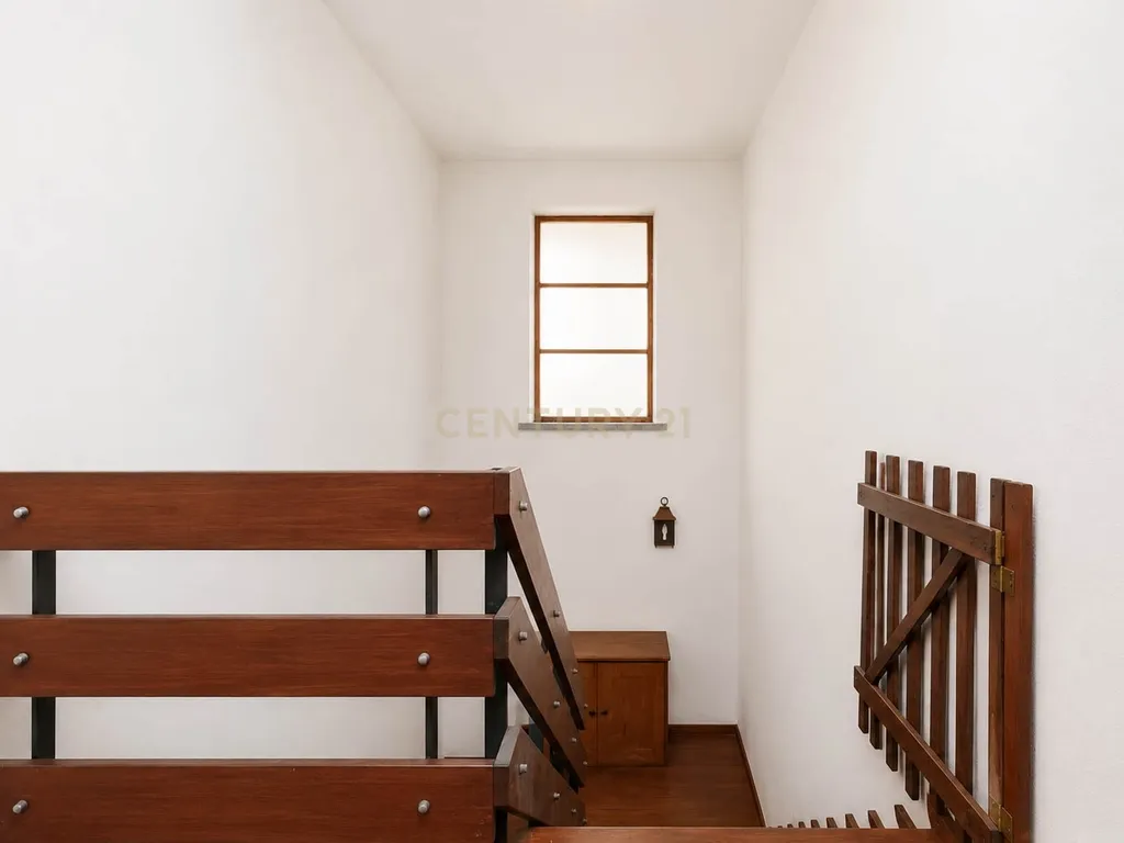 T6+1 em 1066 m2 de tranquilidade, para remodelar ou investir - Image 12