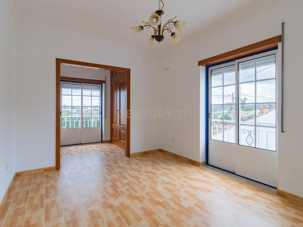 Excelente Moradia T3 na Burinhosa - Image 21