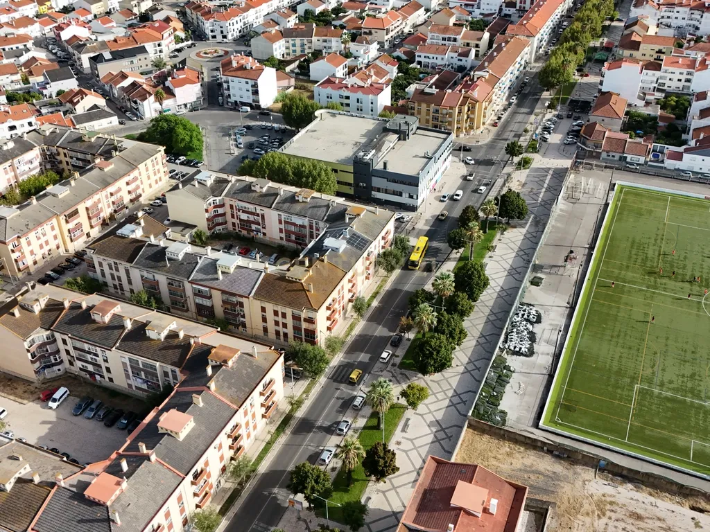 Apartamento T2 com Duas Varandas, no Centro do Pinhal Novo - Image 25