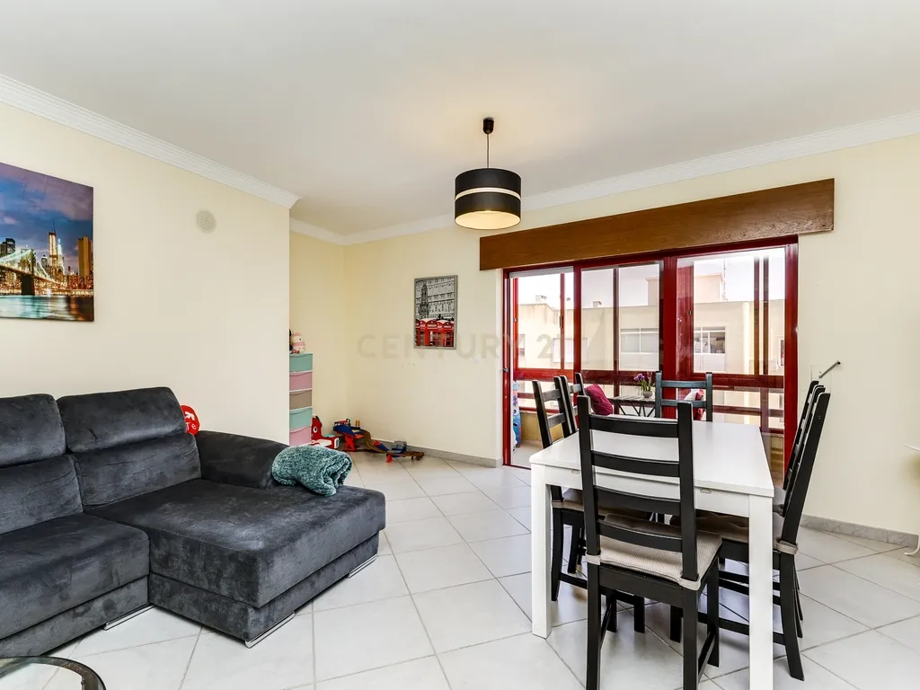 Apartamento T3 com 129m2 e Garagem, na Quinta Da Piedade - Image 8