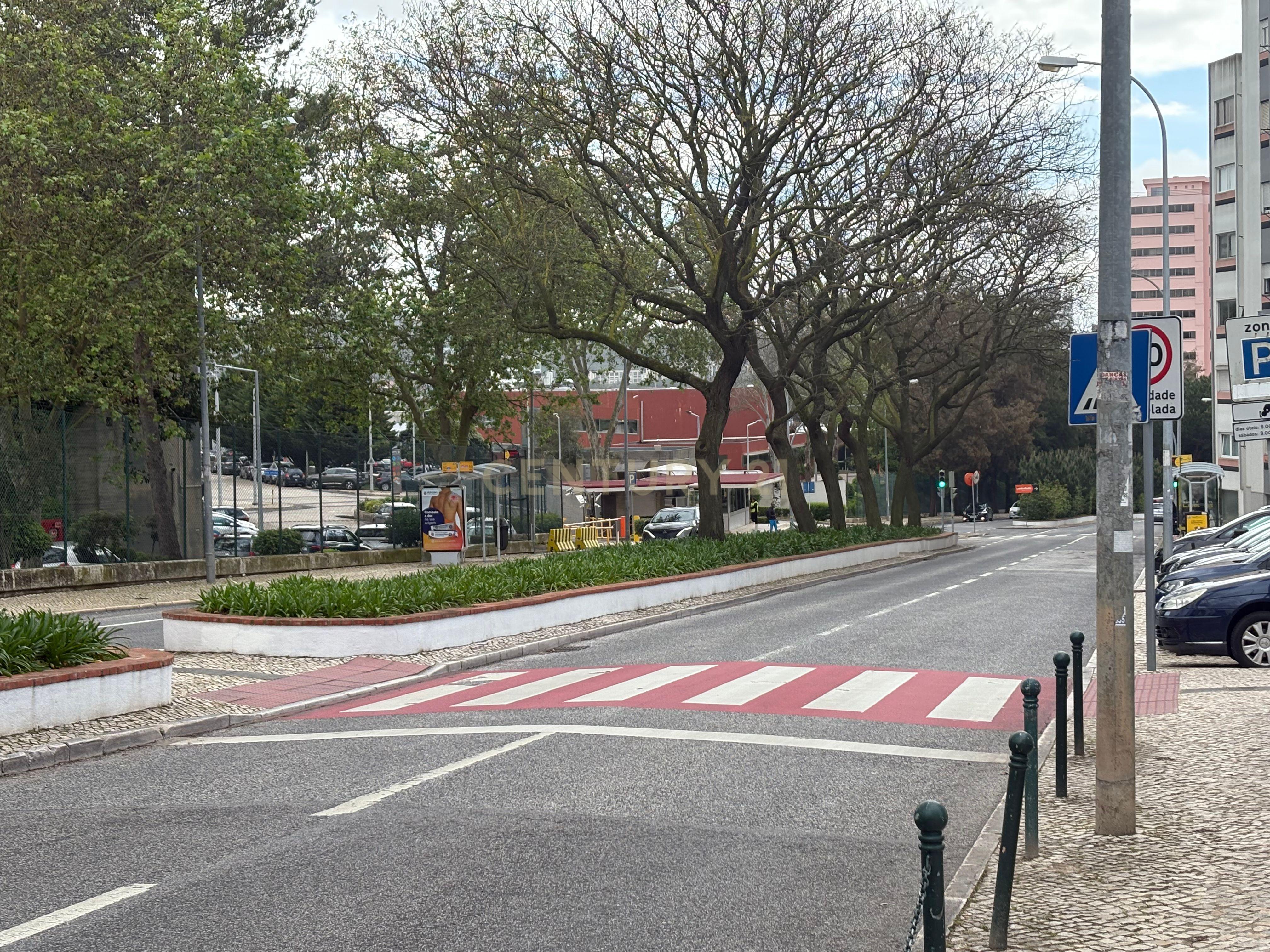 📍 Loja Remodelada no Centro Comercial Torre das Flores – Linda-a-Velha / Algés - Image 9