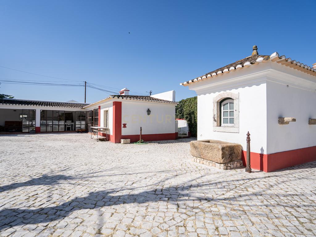 Quinta Exclusiva em Azeitão com 2,8 Hectares, Piscina e Anexo - Image 9